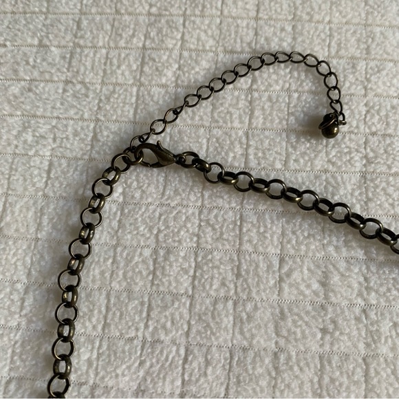 purple statement necklace - Picture 10 of 11